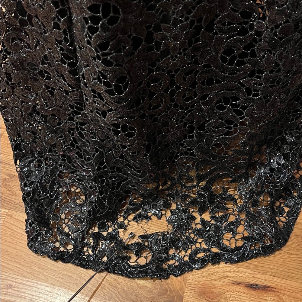 Theia Metallic Lace Gown - Picture 14 of 14